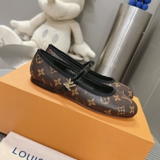 Louis Vuitton Flat Shoes